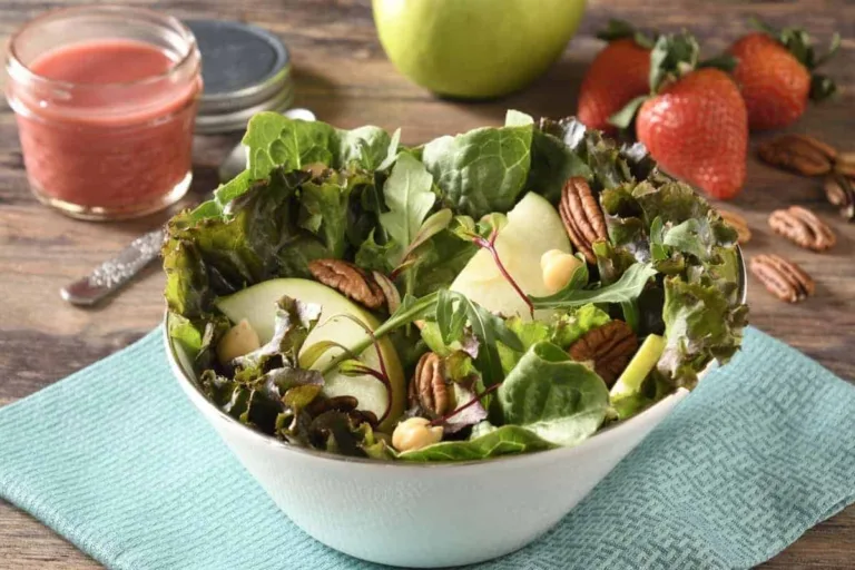 ENSALADA DE MANZANA CON GARBANZO Y NUEZ