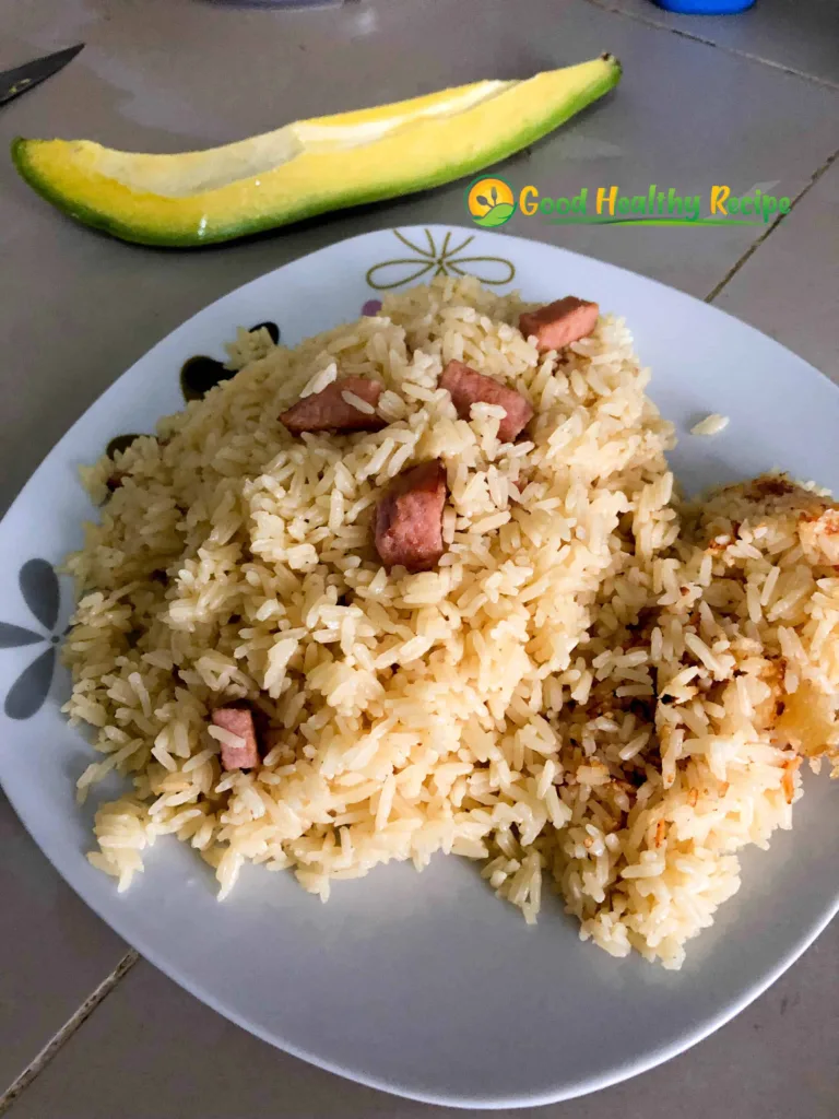 Receta de Locrio de Chuleta Ahumada con Aguacate y Concón al estilo dominicano